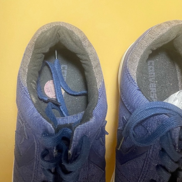 Converse. Mens. 9.5. Blue. Almost Denim-like. Awesome.
Very clean. 99% new. - Picture 6 of 7